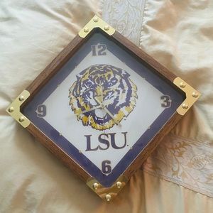 LSU wall clock